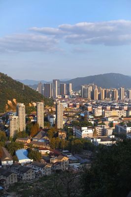 沒(méi)有人山人海,這一座靜美的山海水城,等著你!