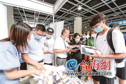 教育咨詢服務大獲好評，數(shù)萬人次前來咨詢取經